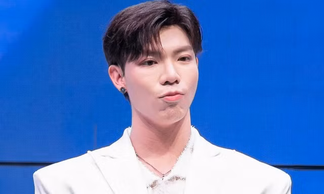 Erik: 'Tôi stress nặng khi khán giả chê giọng hát'