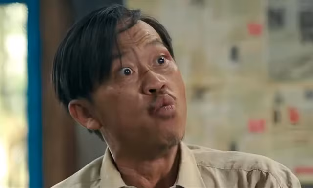 NSƯT Hoài Linh 'bực bội ra mặt' với đạo diễn