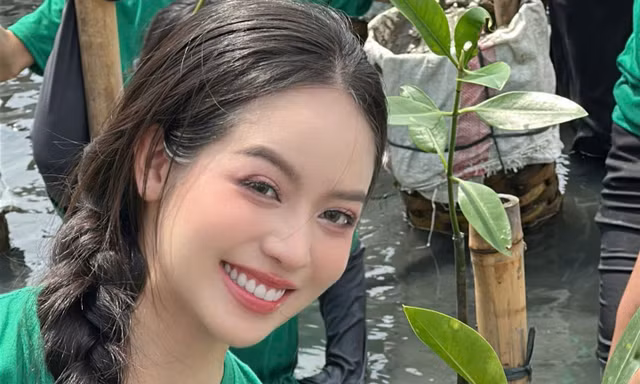 Thanh Thủy xuất hiện sau nhập viện 