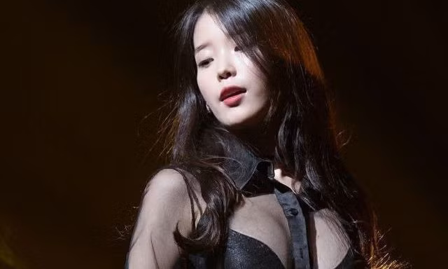 Nghệ sĩ bị khui chuyện hẹn hò vào ngày đầu năm