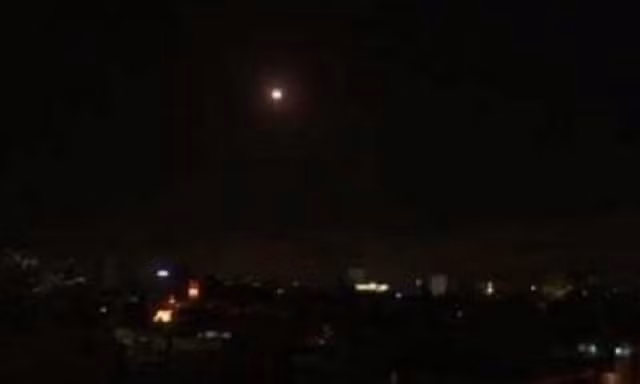 Bản tin 20H: Tên lửa Mỹ nổ tung khi bị đánh chặn trên bầu trời Syria