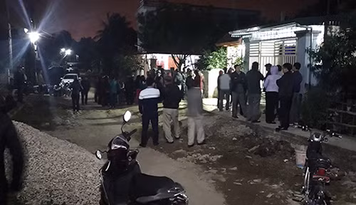 Bản tin 8H: Bé trai bị chém tử vong khi trông em tại nhà