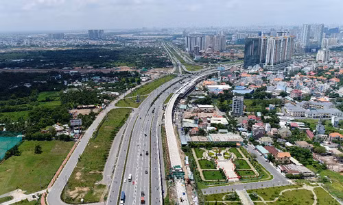 'Lô đất sốt giá 1,3 tỷ, 2 tháng sau giảm 200 triệu nhưng không ai mua'