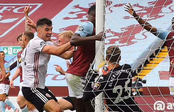 Tình huống lẽ ra Sheffield United phải được công nhận bàn thắng trong trận đấu với Aston Villa.