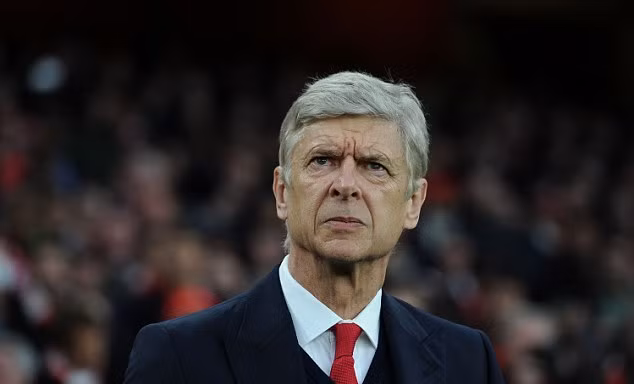 HLV Wenger đau đầu bố trí đội hình thi đấu cho Arsenal.