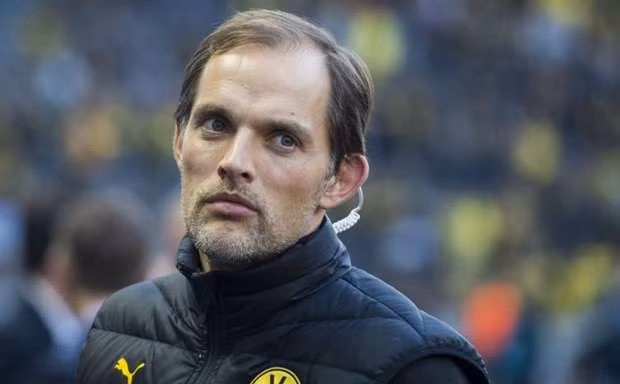 HLV Thomas Tuchel thất vọng về hàng thủ Dortmund.