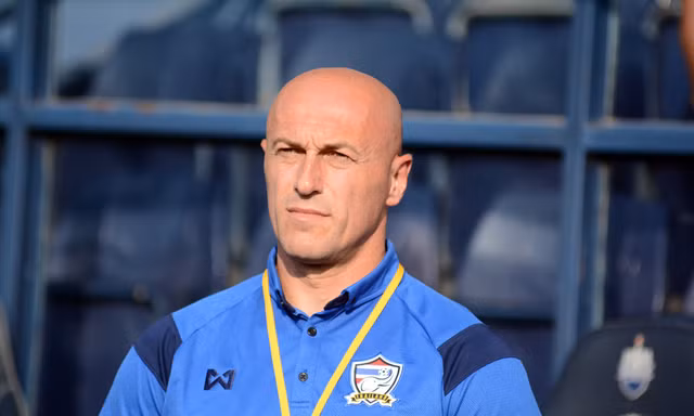 HLV Zoran Jankovic của U23 Thái Lan đối mặt nguy cơ bị sa thải.