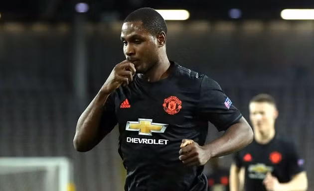 Odion Ighalo thăng hoa trong màu áo M.U.