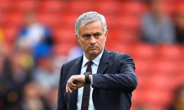 HLV Mourinho chuẩn bị về Madrid hầu tòa vì tội trốn thuế.