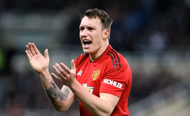 Phil Jones không còn tương lai tại M.U.