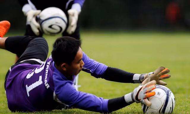Thủ môn Thanh Tuấn dính chấn thương nặng.