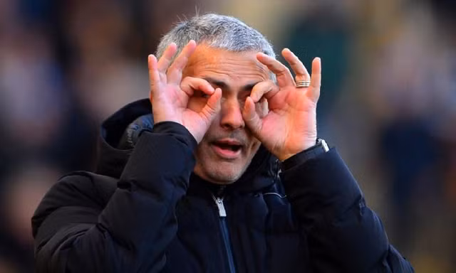 Mourinho mong Arsenal của Wenger bị loại.