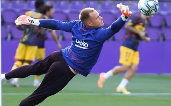 Marc-Andre ter Stegen đòi mức lương 16 triệu euro/mùa mới chịu gia hạn tiếp.