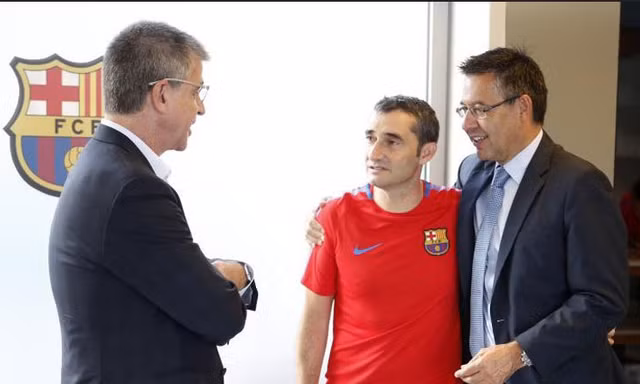 Ban lãnh đạo Barcelona sẽ tiếp tục tin tưởng HLV Ernesto Valverde?