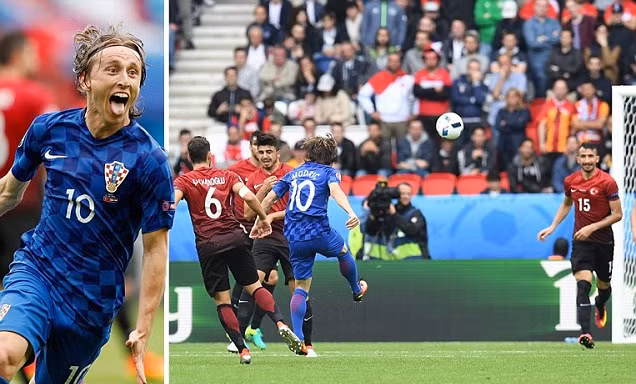 Modric tỏa sáng giúp Croatia hạ Thổ Nhĩ Kỳ 1-0.