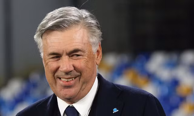 HLV Carlo Ancelotti của Everton.