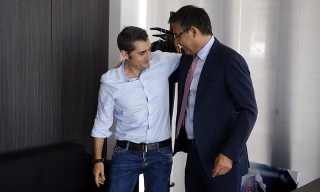 HLV Ernesto Valverde đối diện tương lai bất định ở Barcelona.