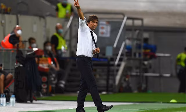 HLV Antonio Conte của Inter Milan.