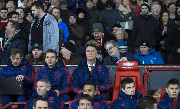 Giggs bất ngờ vắng mặt trong trận đấu giữa M.U và Stoke City.