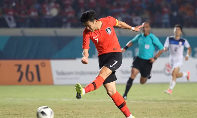 Son Heung-min lo lắng trước trận đấu với Olympic Iran.