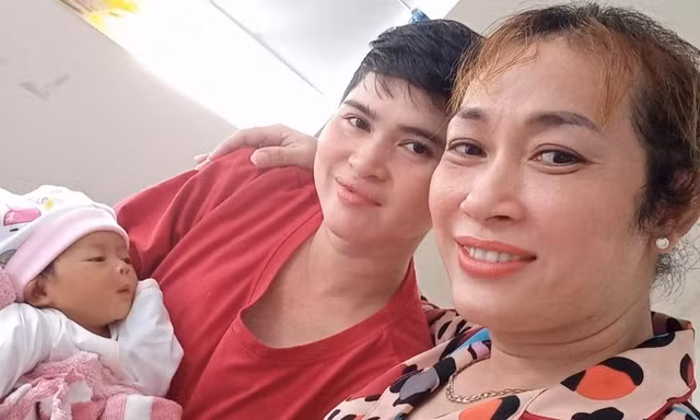 Cặp đôi chuyển giới cưới gấp: 'Em ơi, anh đẻ rồi!'