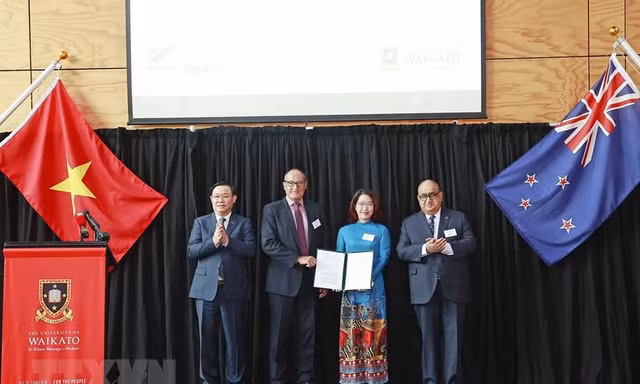 Chủ tịch Quốc hội dự Diễn đàn Hợp tác giáo dục Việt Nam-New Zealand