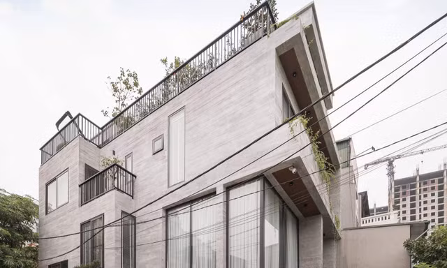 Ngôi nhà 4 tầng sử dụng giải pháp ánh sáng tự nhiên 