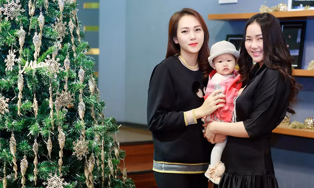 Phan Như Thảo lộ vóc dáng mũm mĩm sau gần 1 năm sinh con gái
