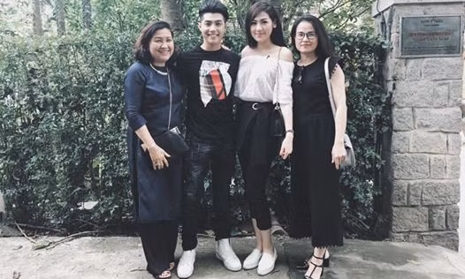 Bức ảnh 'ra mắt hai họ' của Á hậu Tú Anh 'gây bão' like trên facebook.