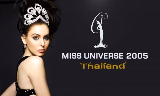 Hoa hậu hoàn vũ 2005 Natalie Glebova.