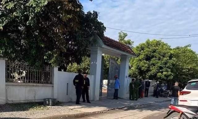 Giết vợ, bắn trọng thương hàng xóm vì mâu thuẫn 