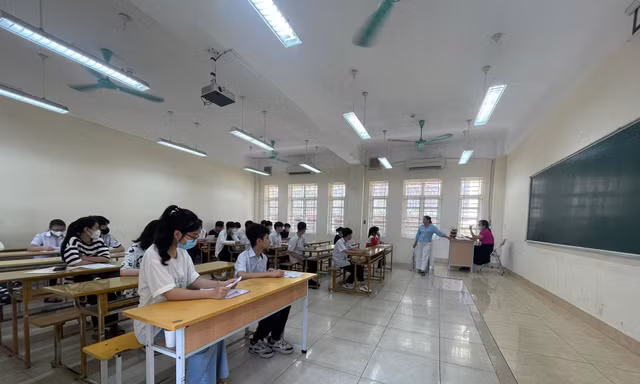 Hơn 15 nghìn thí sinh ở Quảng Ninh 'vượt vũ môn' vào lớp 10
