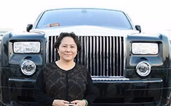 Nữ đại gia cưỡi Roll-Roys gặp vận hạn, bệnh tật phá sản, cuối đời xộ khám