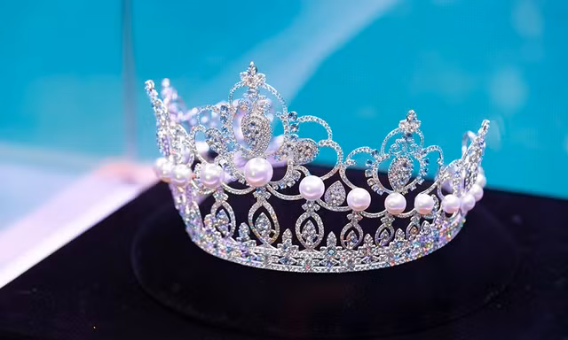 Vương miện 3 tỷ đồng của Hoa hậu thế giới Việt Nam 2019.