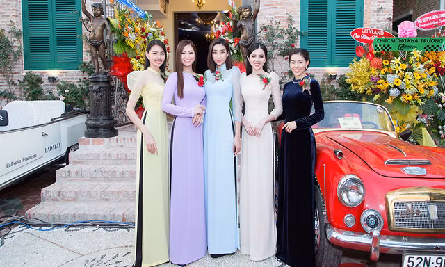 Dàn Hoa hậu, Á hậu đọ sắc xinh đẹp khi cùng diện áo dài xưa