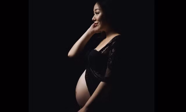 Hoa hậu Ngô Phương Lan lần đầu khoe bụng bầu 