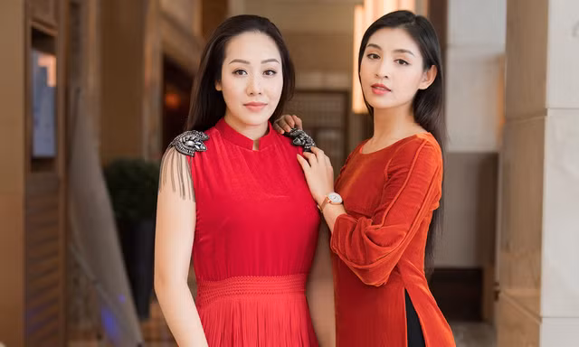 Tái xuất sau khi sinh con, Ngô Phương Lan rạng rỡ thử đồ để dự show thời trang