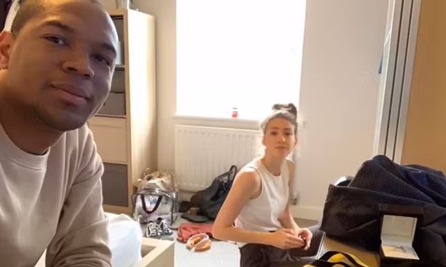 Chàng trai chụp bộ ảnh cầu hôn 'ai cũng biết chỉ nữ chính không biết'