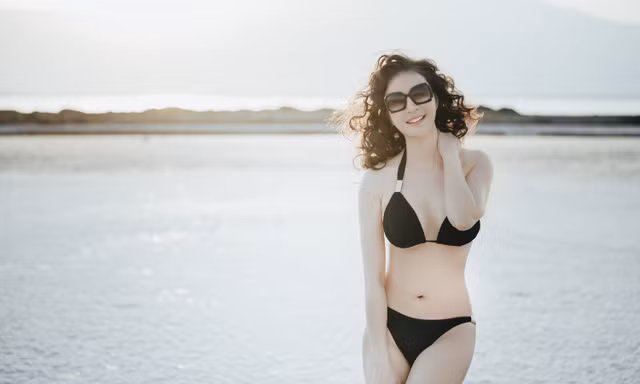 MC Thanh Mai gây 'choáng' khi mặc bikini khoe body không tỳ vết ở tuổi 46