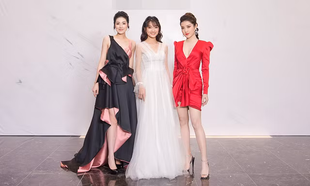 Huyền My gợi cảm, Tú Anh lộng lẫy hội ngộ ở sự kiện
