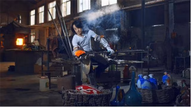 Nghệ nhân 38 tuổi gây chú ý toàn thế giới với 20 năm bên “lò luyện thần thú“