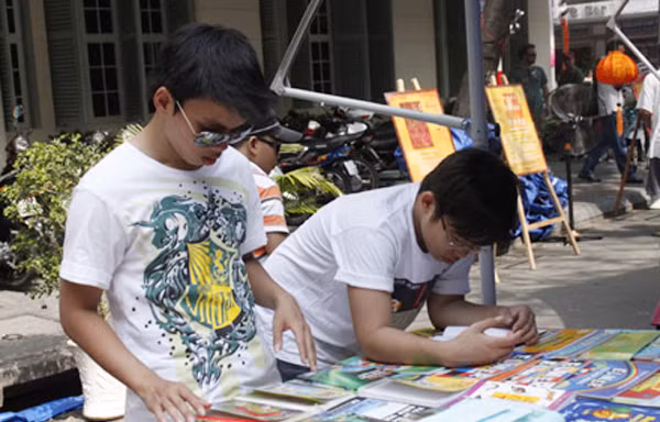 Đường sách tết Tân Mão. Ảnh: VNE