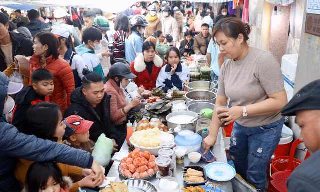 Phong vị Tết độc đáo tại chợ cổ, gần 700 tuổi ở Nam Định