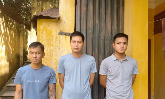 Ba đối tượng cưỡng đoạt tài sản