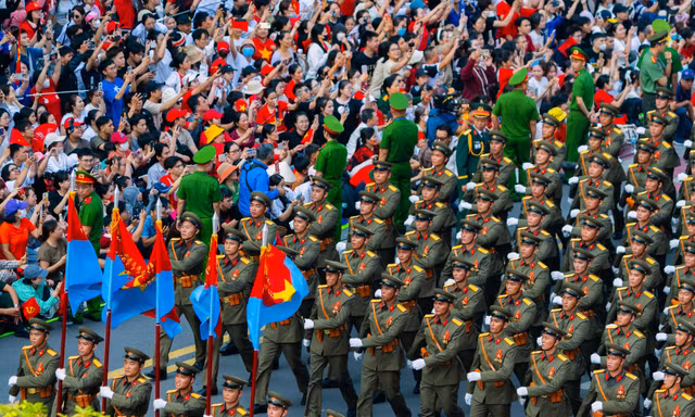 Khép lại hành trình A50: Người dân gửi thư tay, bày tỏ lời cảm ơn đến các chiến sĩ 