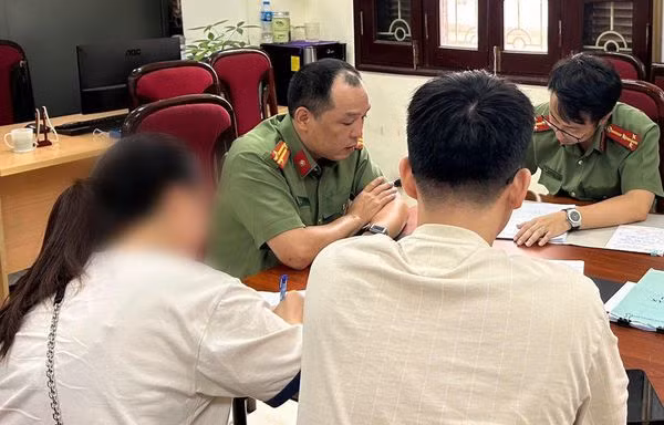 Triệu tập hai người đưa tin sai sự thật về vụ cháy làm 14 người chết tại Hà Nội
