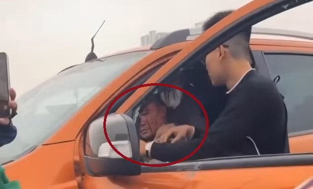 Vụ xe bán tải đâm xe cảnh sát để bỏ chạy: Tài xế dương tính với ma tuý