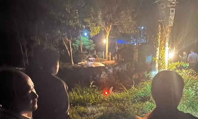 Hà Nội: 4 người trong gia đình rơi xuống mương nước, 3 người tử vong