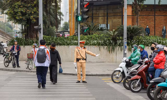 Người đi bộ vi phạm giao thông cũng bị phạt