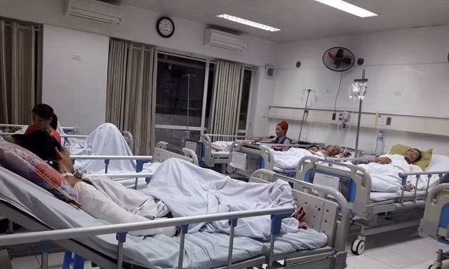 Nhiều bệnh viện luôn quá tải bệnh nhân
